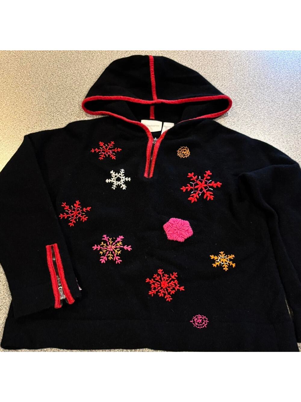 Liz Claiborne XL Black Snowflake Embroidered 1/4 Zip Hoodie Sweater Red Trim